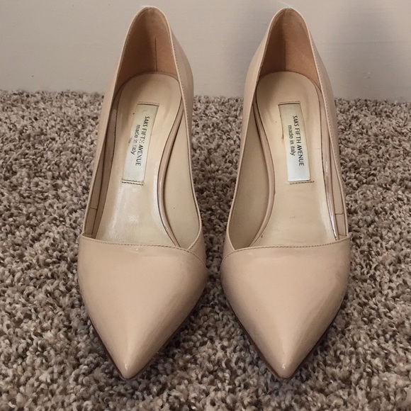 Saks Fifth Avenue Shoes - Nude heels